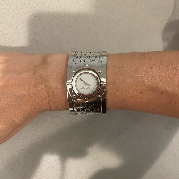 Gucci Twirl Watch - Picture 6 of 6
